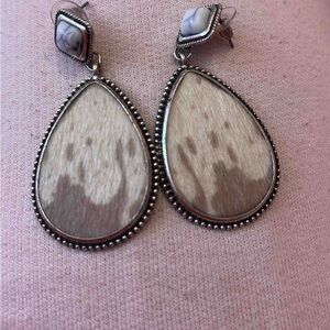 Elegant Silver and White Teardrop Earrings and Necklace